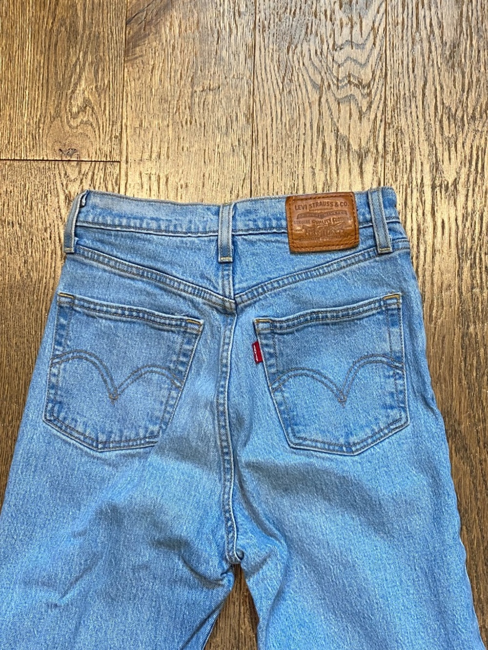 Levi’s Ridcage Straight Ripped Jeans - Picture 3 of 3